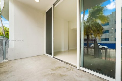 Condominio en venta en Miami Beach, Florida, 1 dormitorio, 74.32 m2 № 2073012 - foto 12