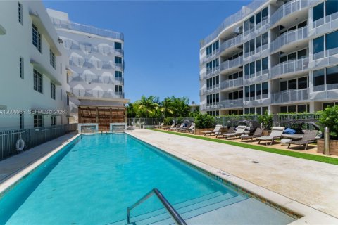 Condominio en venta en Miami Beach, Florida, 1 dormitorio, 74.32 m2 № 2073012 - foto 17