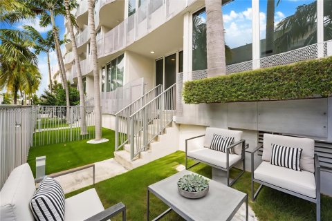 Condominio en venta en Miami Beach, Florida, 1 dormitorio, 74.32 m2 № 2073012 - foto 3