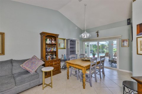 House in Sun City Center, Florida 3 bedrooms, 156.45 sq.m. № 1826161 - photo 9