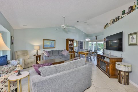 House in Sun City Center, Florida 3 bedrooms, 156.45 sq.m. № 1826161 - photo 6
