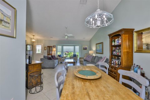 House in Sun City Center, Florida 3 bedrooms, 156.45 sq.m. № 1826161 - photo 10