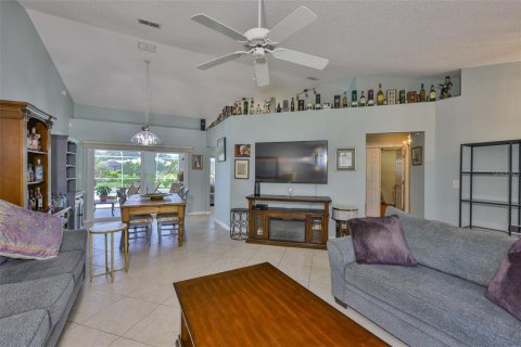 House in Sun City Center, Florida 3 bedrooms, 156.45 sq.m. № 1826161 - photo 8