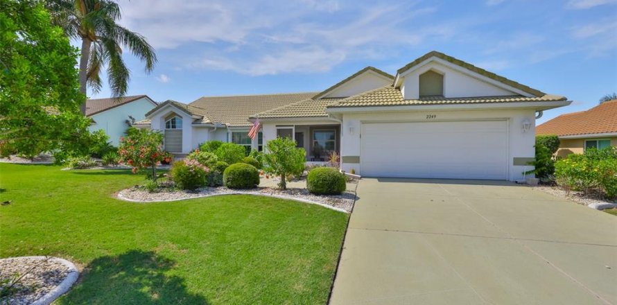 House in Sun City Center, Florida 3 bedrooms, 156.45 sq.m. № 1826161
