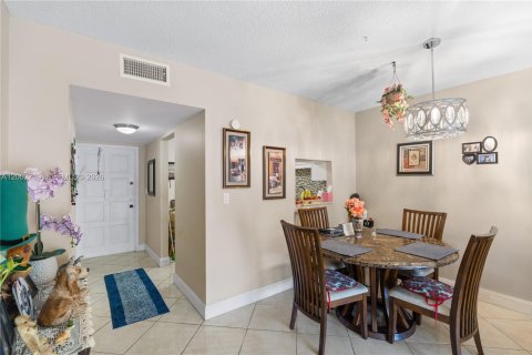 Copropriété à vendre à Hollywood, Floride: 2 chambres, 83.52 m2 № 2067988 - photo 3