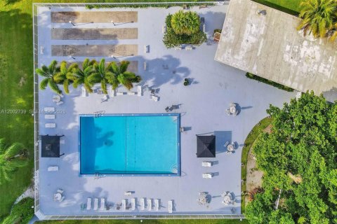 Copropriété à vendre à Hollywood, Floride: 2 chambres, 83.52 m2 № 2067988 - photo 19