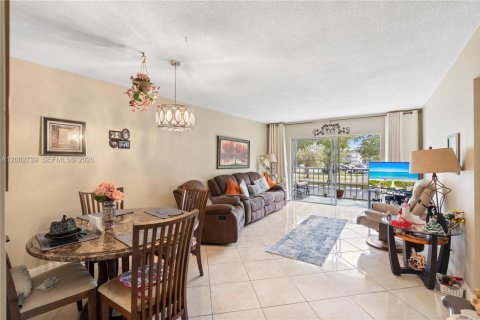 Copropriété à vendre à Hollywood, Floride: 2 chambres, 83.52 m2 № 2067988 - photo 4