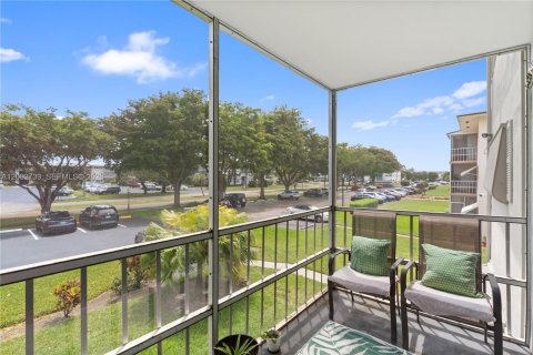 Copropriété à vendre à Hollywood, Floride: 2 chambres, 83.52 m2 № 2067988 - photo 13