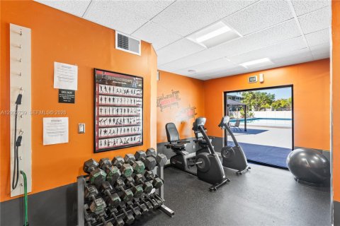 Copropriété à vendre à Hollywood, Floride: 2 chambres, 83.52 m2 № 2067988 - photo 25