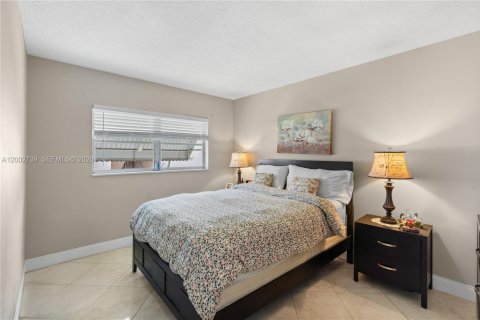 Copropriété à vendre à Hollywood, Floride: 2 chambres, 83.52 m2 № 2067988 - photo 10