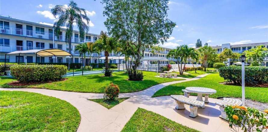 Condo in Miami, Florida, 1 bedroom  № 1954388