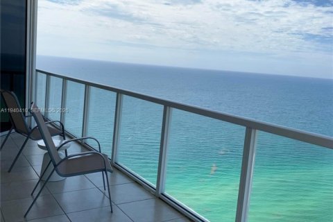 Condo à Sunny Isles Beach, Floride, 2 chambres  № 1998292