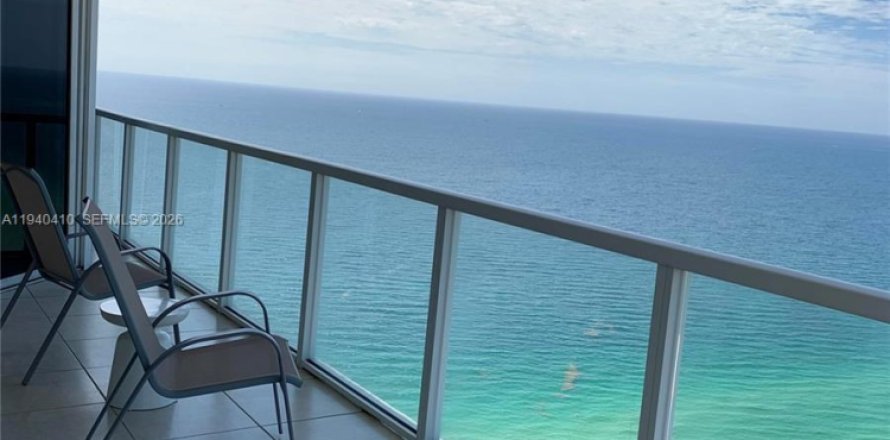 Condo à Sunny Isles Beach, Floride, 2 chambres  № 1998292