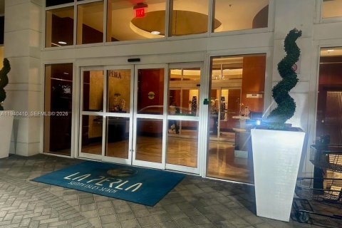 Copropriété à louer à Sunny Isles Beach, Floride: 2 chambres, 132.2 m2 № 1998292 - photo 2