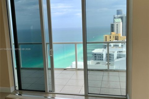 Copropriété à louer à Sunny Isles Beach, Floride: 2 chambres, 132.2 m2 № 1998292 - photo 9