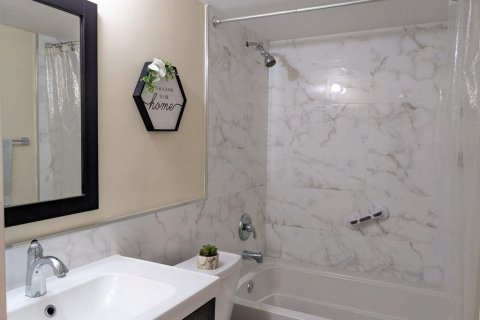 Condo in Boca Raton, Florida, 2 bedrooms  № 2240252 - photo 5