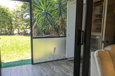 Condo in Boca Raton, Florida, 2 bedrooms  № 2240252 - photo 9
