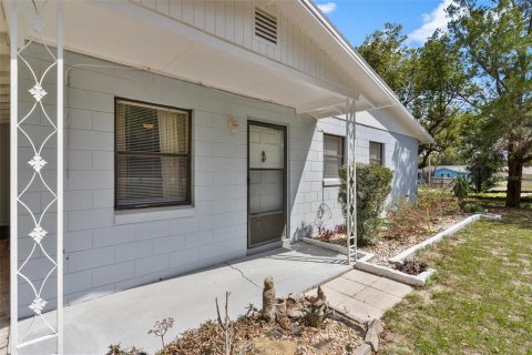 Casa en venta en Fruitland Park, Florida, 3 dormitorios, 75.81 m2 № 2237378 - foto 8