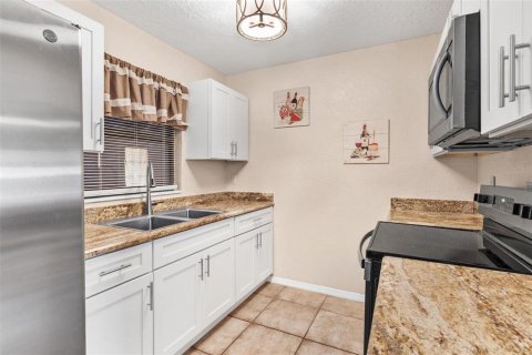 Casa en venta en Fruitland Park, Florida, 3 dormitorios, 75.81 m2 № 2237378 - foto 16