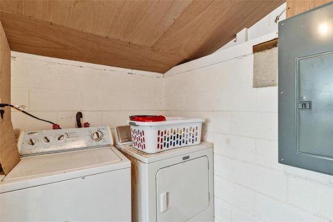Casa en venta en Fruitland Park, Florida, 3 dormitorios, 75.81 m2 № 2237378 - foto 30