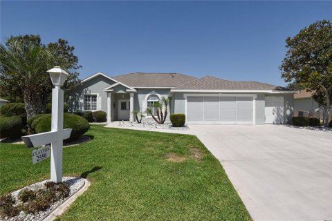 House in Ocala, Florida 3 bedrooms, 143.81 sq.m. № 1721401 - photo 1