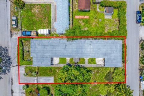 Commercial property in Hollywood, Florida 208.84 sq.m. № 1880055 - photo 11