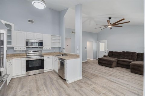 Casa en venta en Palm Harbor, Florida, 3 dormitorios, 111.95 m2 № 1784341 - foto 2
