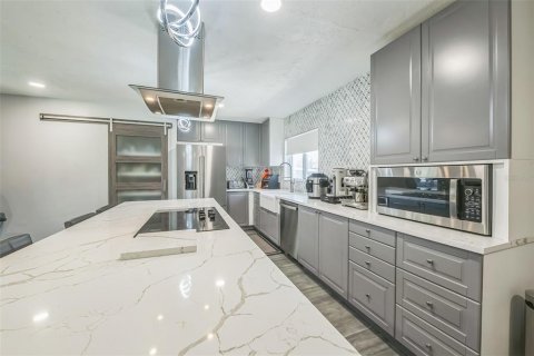 House in Sarasota, Florida 3 bedrooms, 169.08 sq.m. № 1849917 - photo 4