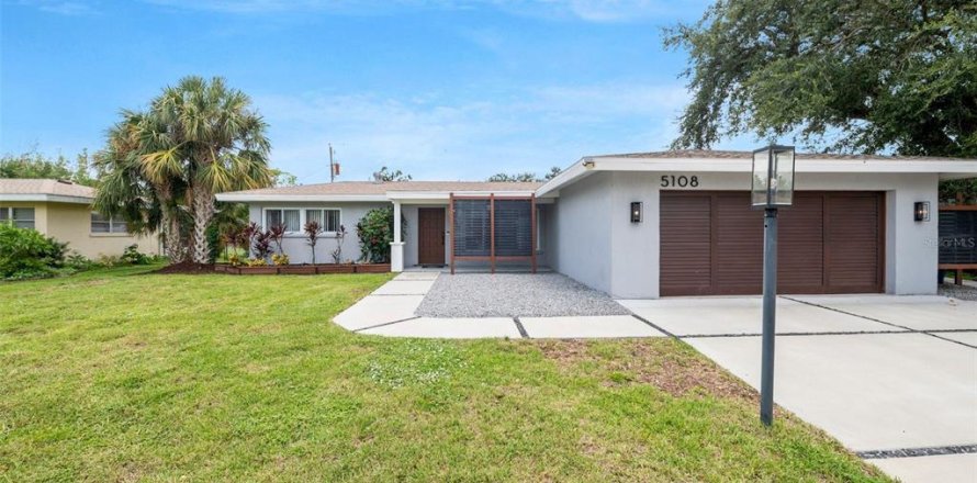House in Sarasota, Florida 3 bedrooms, 169.08 sq.m. № 1849917
