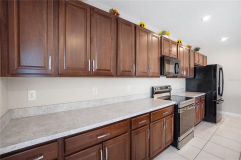 Casa en venta en Kissimmee, Florida, 4 dormitorios, 201.41 m2 № 1899762 - foto 22