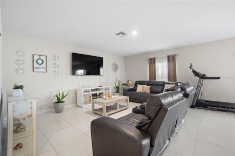 Casa en venta en Kissimmee, Florida, 4 dormitorios, 201.41 m2 № 1899762 - foto 15