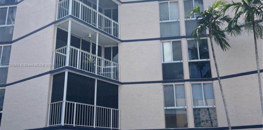 Condo à Hialeah, Floride, 2 chambres № 1639109