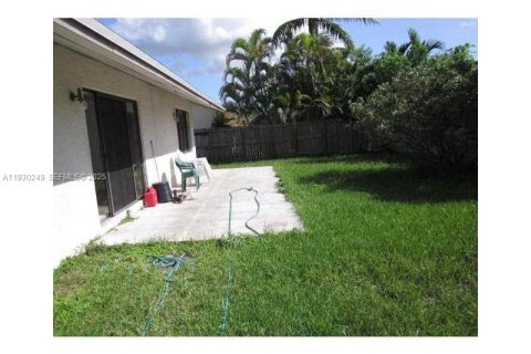 Снять в аренду виллу или дом в Майами, Флорида 3 спальни, 179.21м2, № 1989681 - фото 6