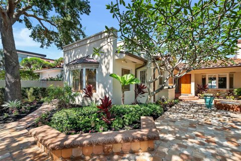 Casa en alquiler en Fort Lauderdale, Florida, 5 dormitorios, 341.23 m2 № 2026330 - foto 25