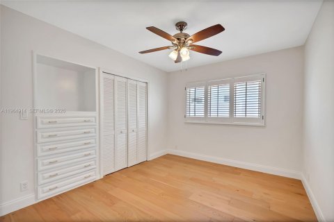 Casa en alquiler en Fort Lauderdale, Florida, 5 dormitorios, 341.23 m2 № 2026330 - foto 14