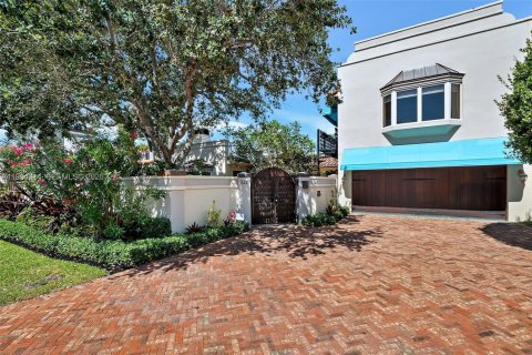 Casa en alquiler en Fort Lauderdale, Florida, 5 dormitorios, 341.23 m2 № 2026330 - foto 24