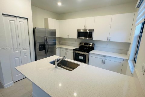 Adosado en alquiler en Miami, Florida, 3 dormitorios, 123.65 m2 № 1948484 - foto 4