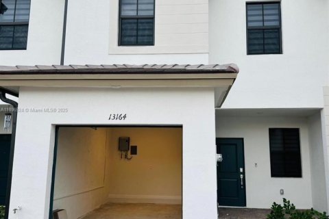 Adosado en alquiler en Miami, Florida, 3 dormitorios, 123.65 m2 № 1948484 - foto 2