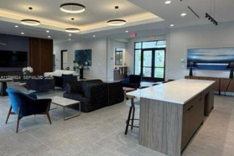 Снять в аренду таунхаус в Майами, Флорида 3 спальни, 123.65м2, № 1948484 - фото 17