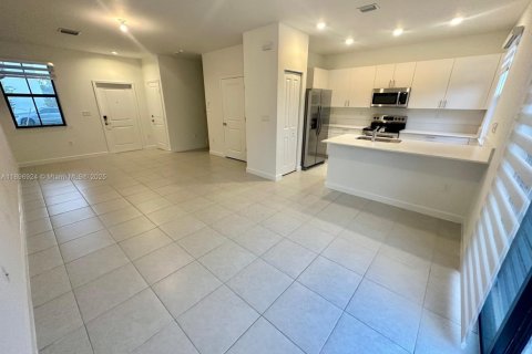 Adosado en alquiler en Miami, Florida, 3 dormitorios, 123.65 m2 № 1948484 - foto 3