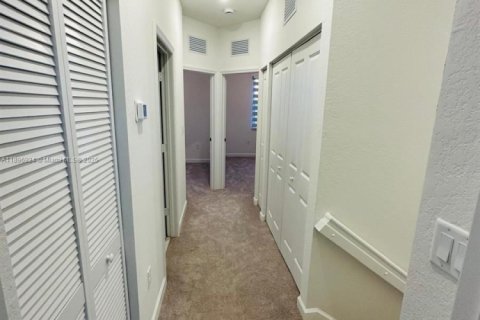 Adosado en alquiler en Miami, Florida, 3 dormitorios, 123.65 m2 № 1948484 - foto 8