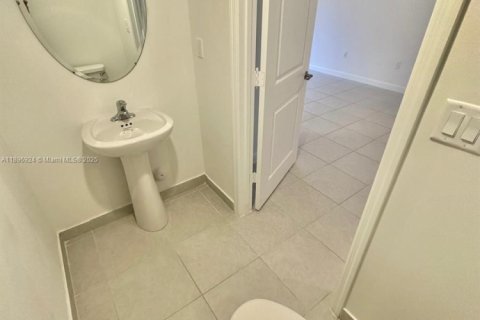 Adosado en alquiler en Miami, Florida, 3 dormitorios, 123.65 m2 № 1948484 - foto 5