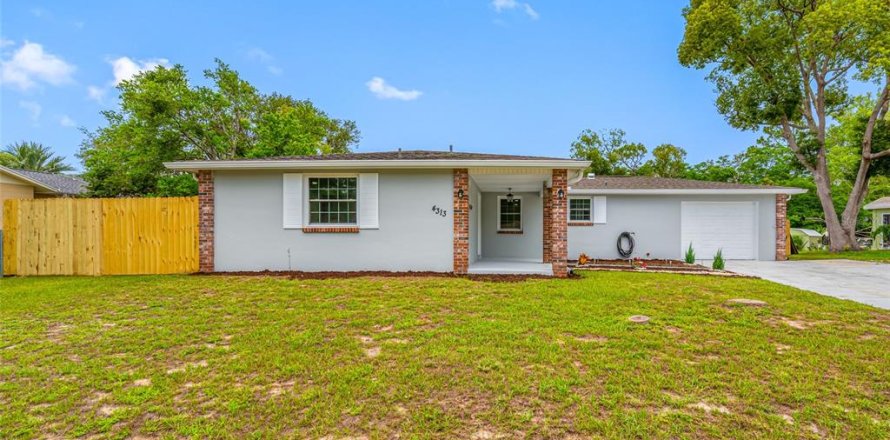 Villa ou maison à Spring Hill, Floride 3 chambres, 143.44 m2 № 1786007