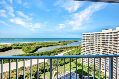 Condo in Marco Island, Florida, 2 bedrooms  № 2153020 - photo 26