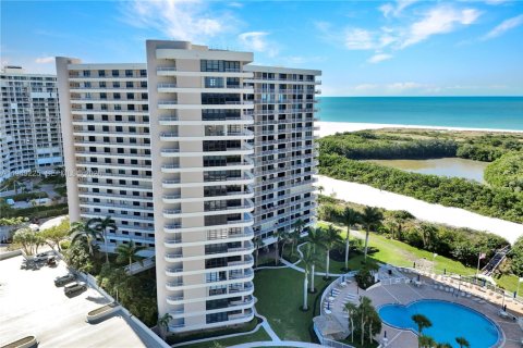 Condo in Marco Island, Florida, 2 bedrooms  № 2153020 - photo 30