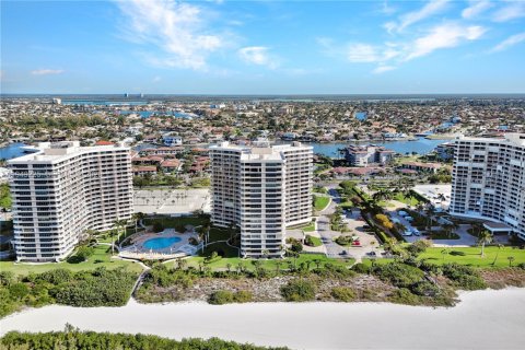 Condo in Marco Island, Florida, 2 bedrooms  № 2153020 - photo 4