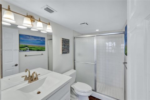 Condo in Marco Island, Florida, 2 bedrooms  № 2153020 - photo 21