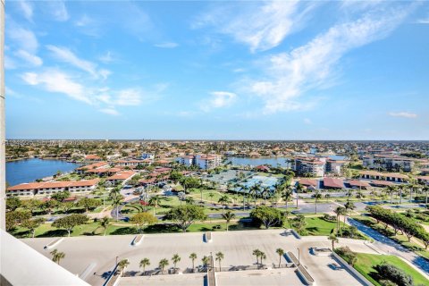 Condo in Marco Island, Florida, 2 bedrooms  № 2153020 - photo 29
