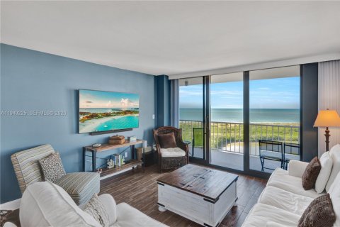 Condo in Marco Island, Florida, 2 bedrooms  № 2153020 - photo 6