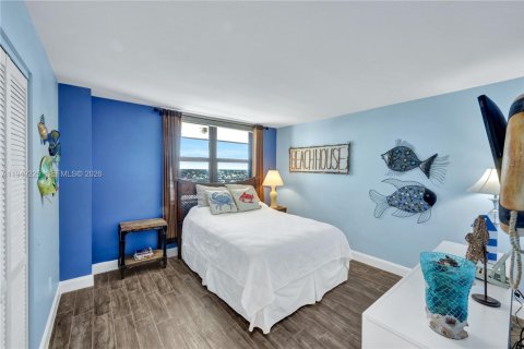 Condo in Marco Island, Florida, 2 bedrooms  № 2153020 - photo 22